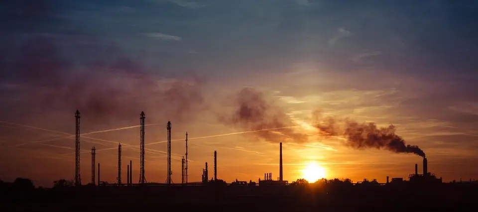 U.S. oil holds above $100, Brent at five-month high as Iran says it’s prepared for warfare
